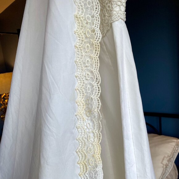 Vintage 1950s Wedding Dress and Removable Train - Picture 12 of 16